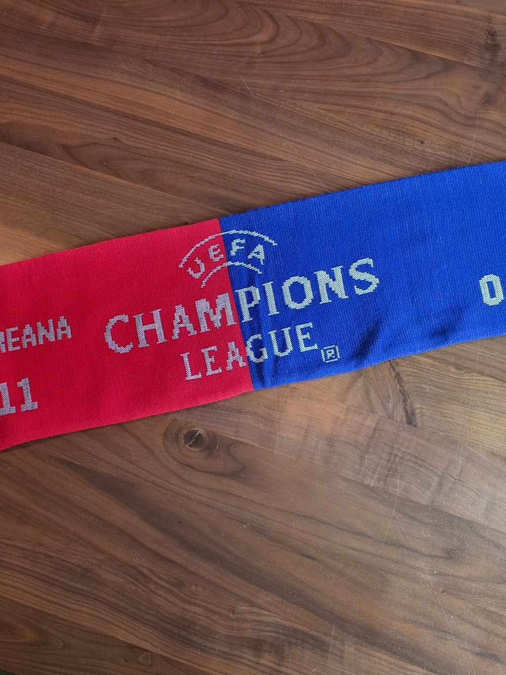 UEFA Champions League 2011 Red & Blue Scarf Soccer Apoel FC Donbass Arena